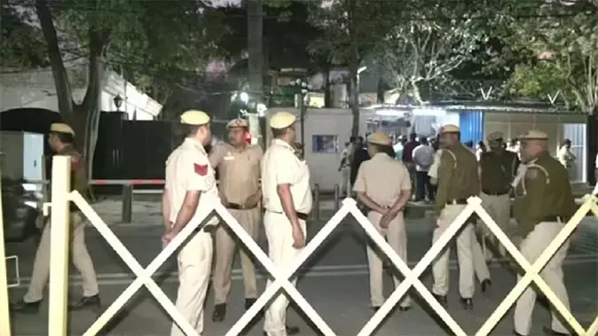 Arvind Kejriwal Arrest: आप मंत्री सौरभ भारद्वाज ने पहले दे दिया था ये संकेत, आतिशी ने कहा- सड़क पर होगी दिल्ली