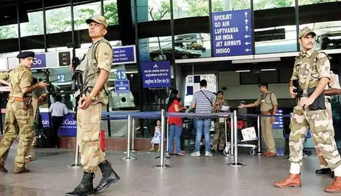 Airports: एयरपोर्ट्स और उद्योग समूहों पर हमले की धमकी, ईमेल मिलने के बाद सुरक्षा बढ़ाई गई