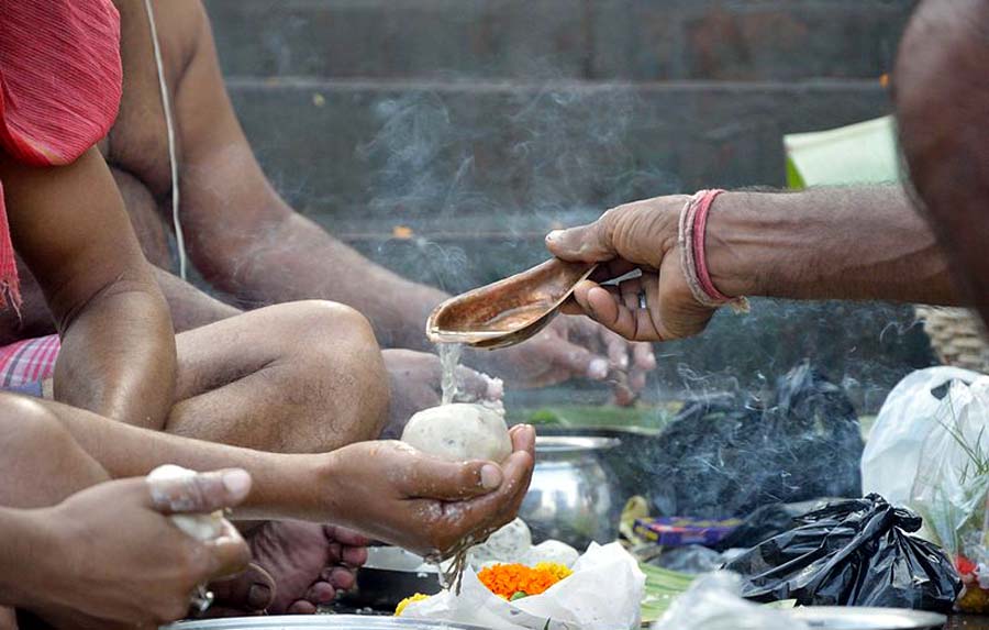 आज से पितृ पक्ष शुरू, कल से शुरू होगा पिंडदान