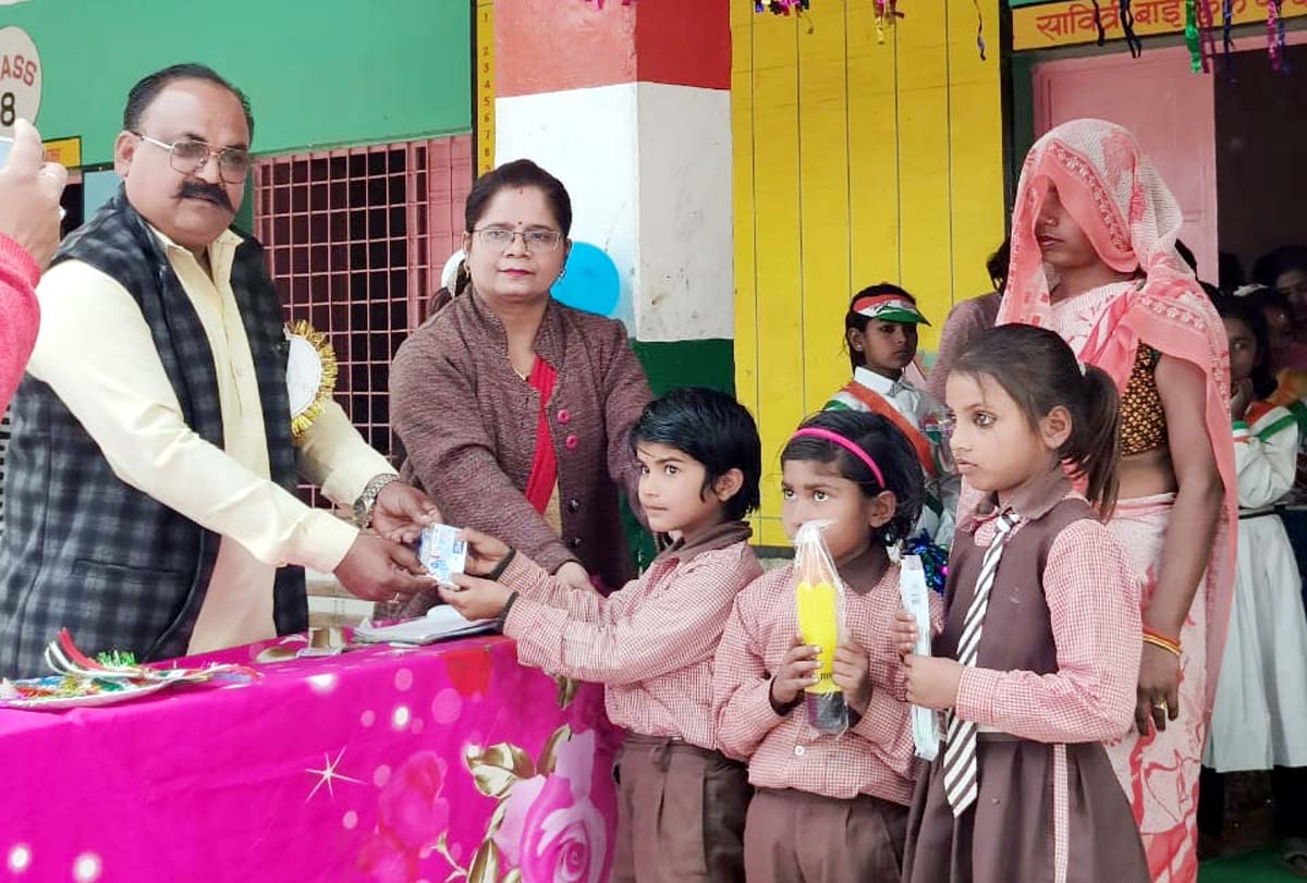 कंपोजिट विद्यालय ढोढ़ियाही का मनाया वार्षिकोत्सव