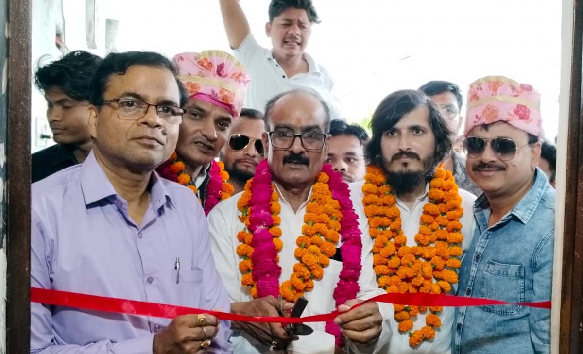 आफाक अली बने युवा नगर अध्यक्ष, माला पहनाकर किया स्वागत